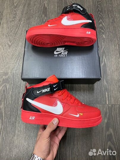 Кроссовки Nike Air Force 1 Mid LV8 Utility Red