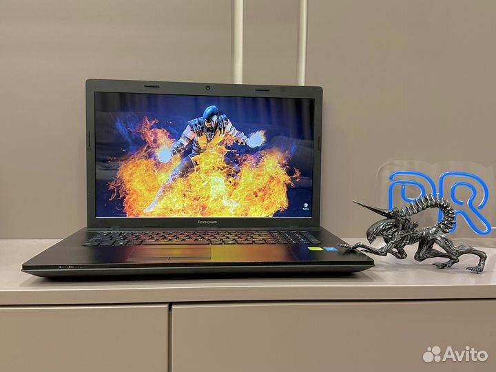 Lenovo 17.3/i3/GT820/8gb/ssd+500