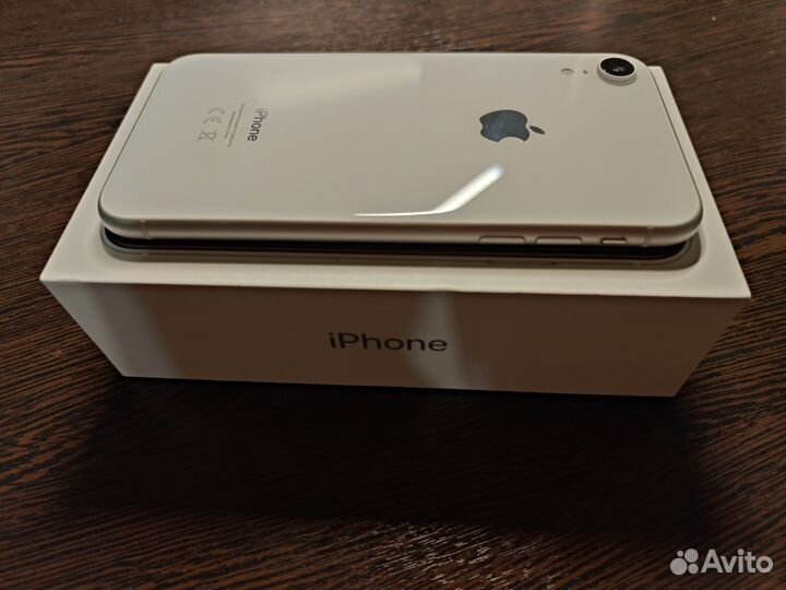iPhone Xr, 64 ГБ