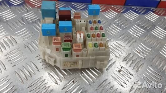 Блок предохранителей toyota RAV 4 ZCA2 (4BR07M101)