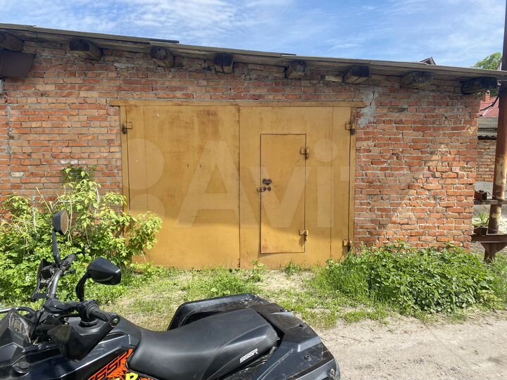 Гараж, > 30 м²