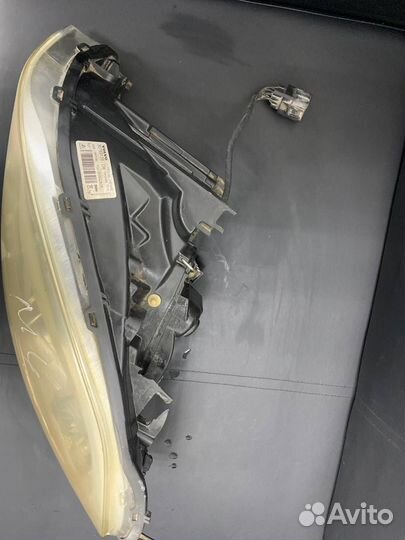 Фара передняя правая Volvo Xc60