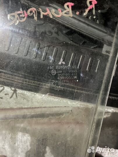 Стекло передне правое Mitsubishi Lanser X