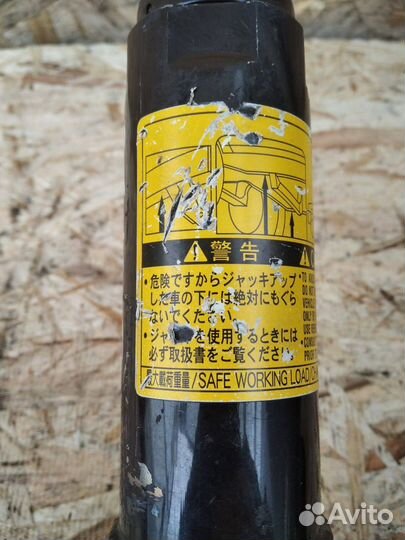 Домкрат Toyota Land Cruiser 120 бутылочный механич