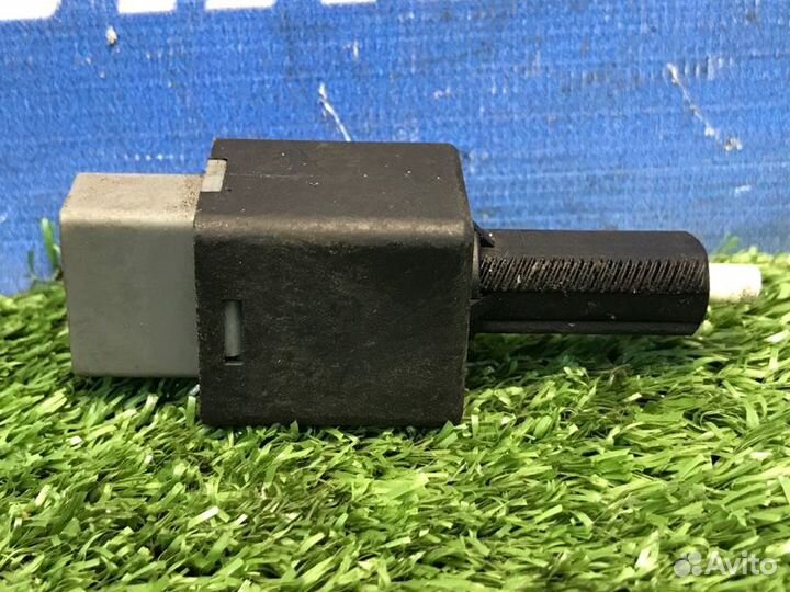 Датчик включения стопсигнала Kia Rio 3 1.6 G4FC