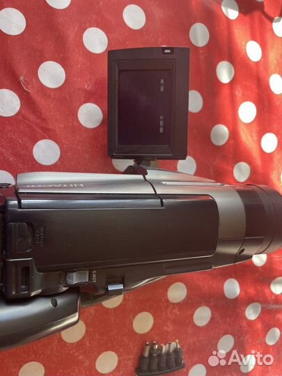 Видеокамера hitachi vm-e535le