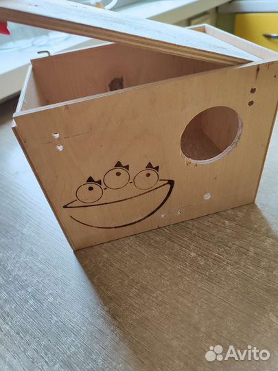 Домик-гнездо для попугаев