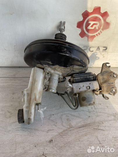 Toyota Avensis 3 T270 Вакуум тормозной