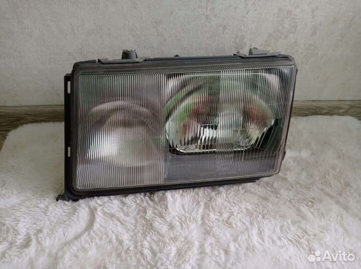 Фара на mercedes 124