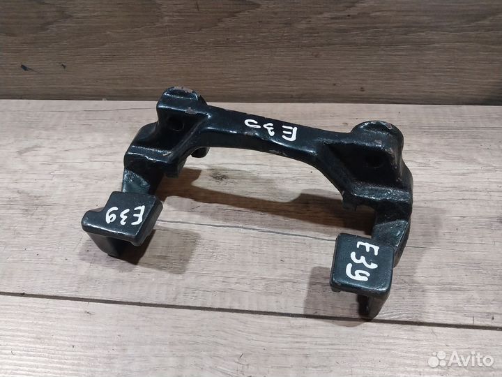 Скоба переднего суппорта Bmw E39