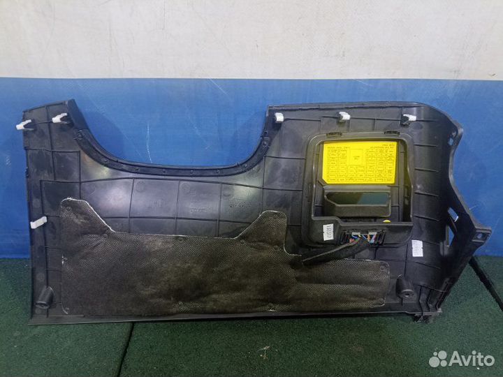 Накладка под торпедо левая Kia Soul 2 PS 2012