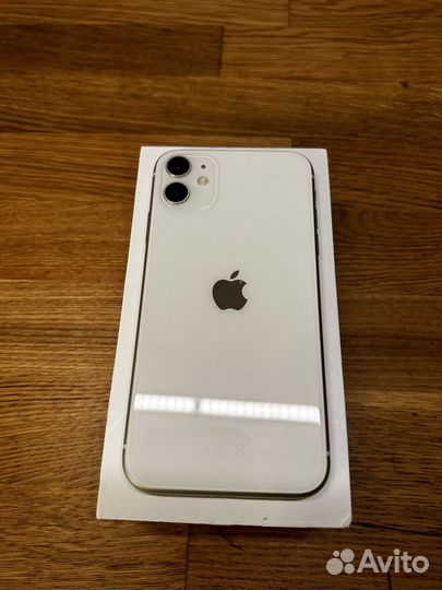 iPhone 11, 64 ГБ