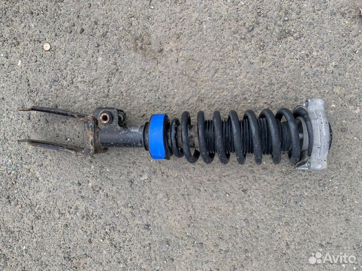 Амортизатор передний левый Volkswagen Touareg 1