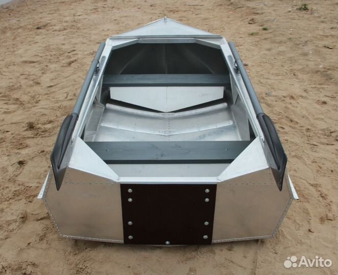 Лёгкая алюминиевая лодка 