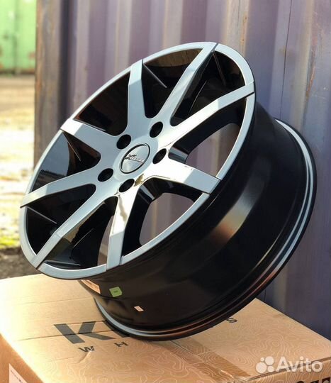 Диски KMC KM651 Slide R22 на Lexus 570 LC200