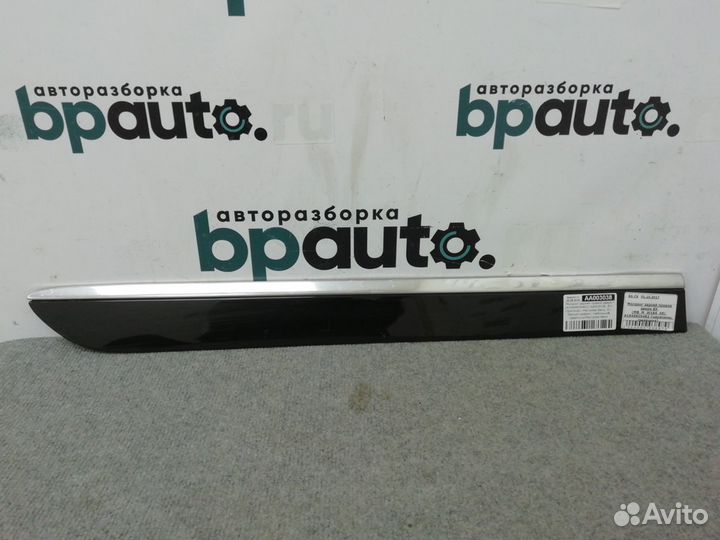 Молдинг задней правой двери A1646905482