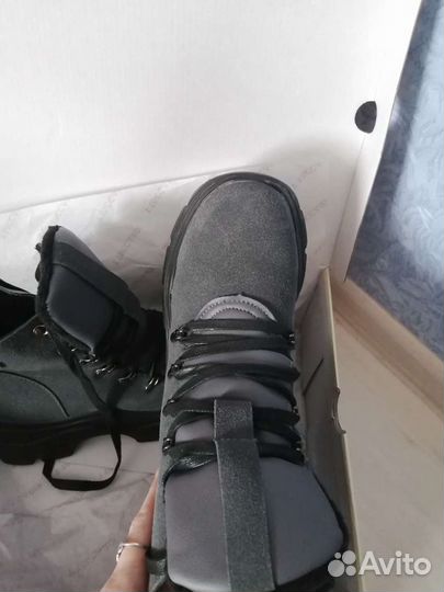 Новые ботинки на 38 рр