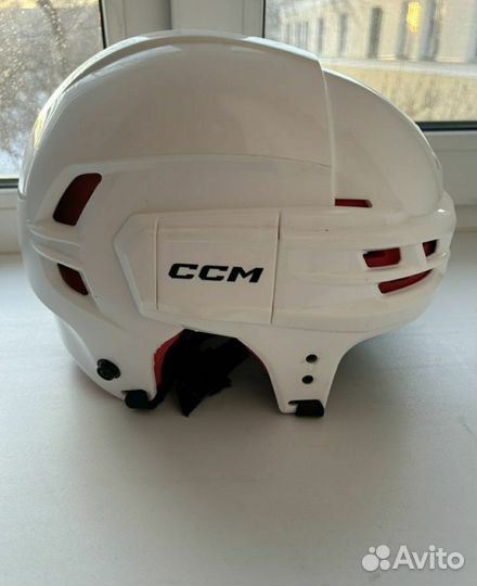 Хоккейный шлем