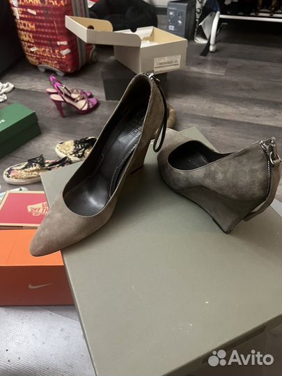 Туфли на каблуке