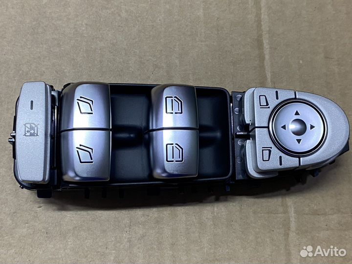 Блок переключения двери Mercedes W447