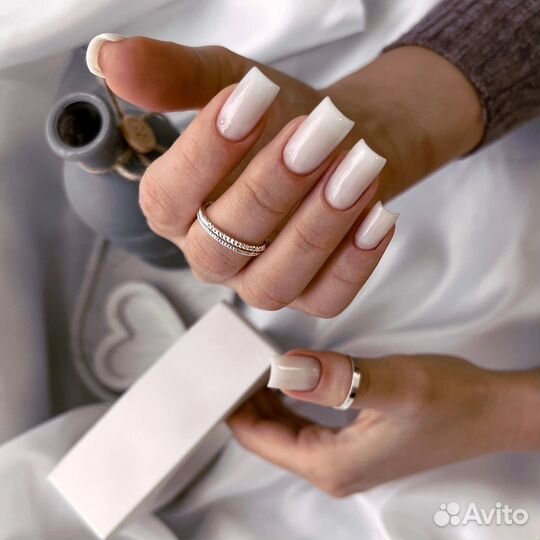 Модель Маникюр/педикюр /наращивание