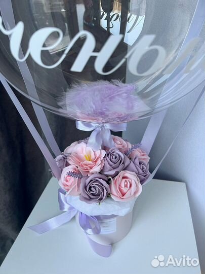 Подарок шар с букетом мыльные розы