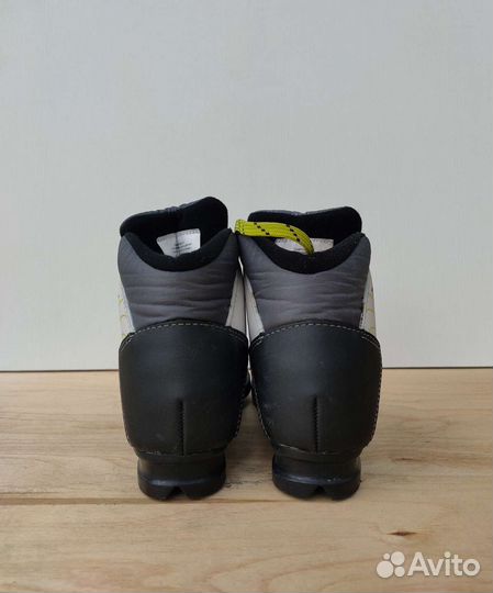 Лыжные ботинки детские р.31,5