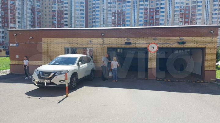 Машиноместо, 12 м²