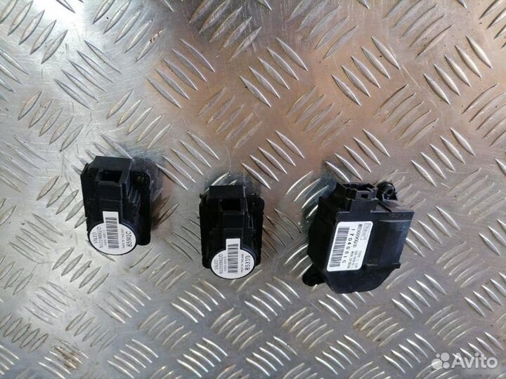 Моторчики приводов заслонок печки Renault Megane 2