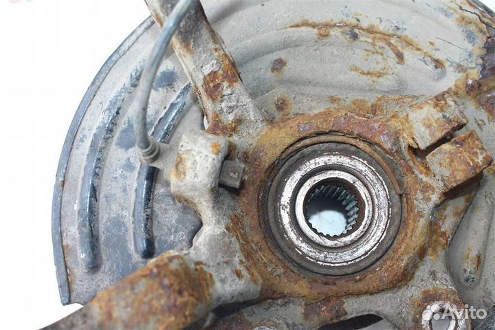 Кулак передний правый Рено Клио Симбол 2