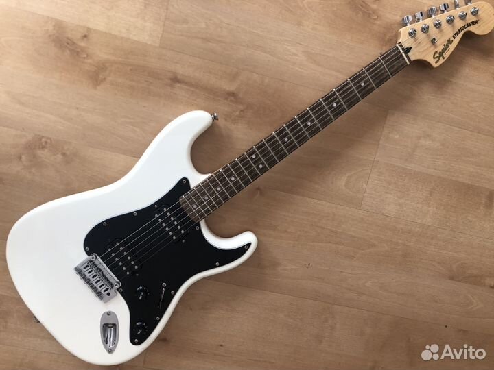 Электрогитара Fender Squier