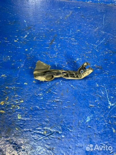 Защита датчика абс передняя правая Mercedes-Benz