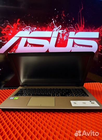 Ноутбук Asus i3 + SSD