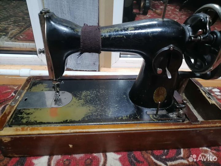 Швейная машинка продам