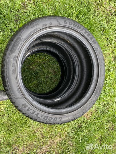 Goodyear Vector 4Seasons Gen-3 225/45 R17 94W