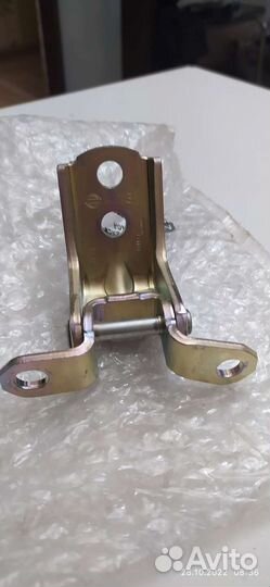 Петля нижняя, правая дверь Ниссан X-trail