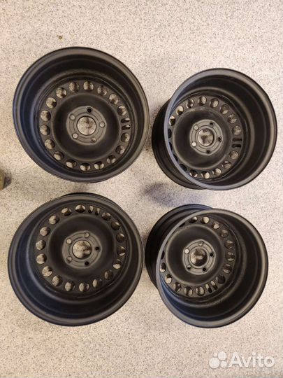 Штампованные диски r15