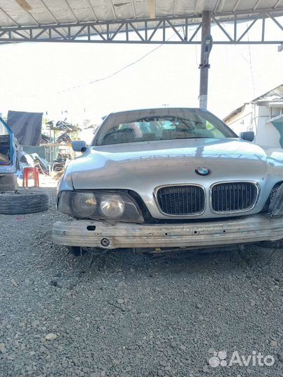 В разбор зашла BMW E39 2.5 Бенз Механика