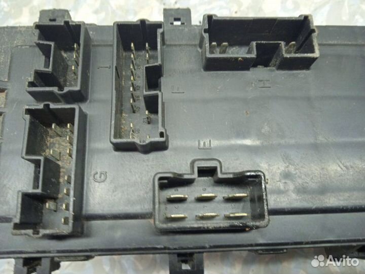 Блок реле Mitsubishi Galant 7 1996