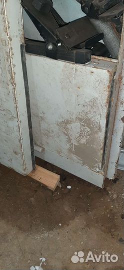 Продаю двустворчатую дверь металлическая стальная