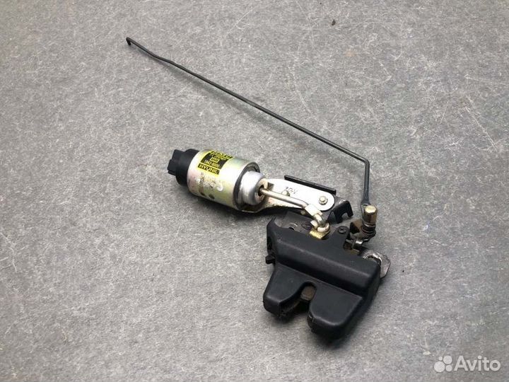 Замок крышки багажника Hyundai Sonata EF G4JP 2004