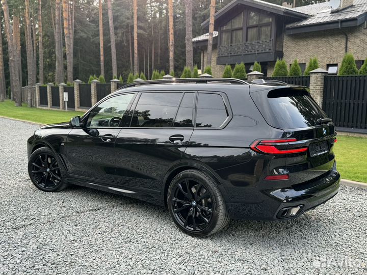 BMW X7 3.0 AT, 2023, 14 200 км