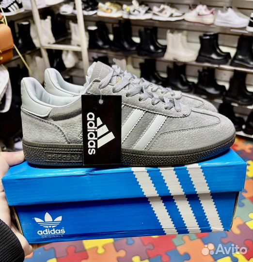 Женские кроссовки Adidas