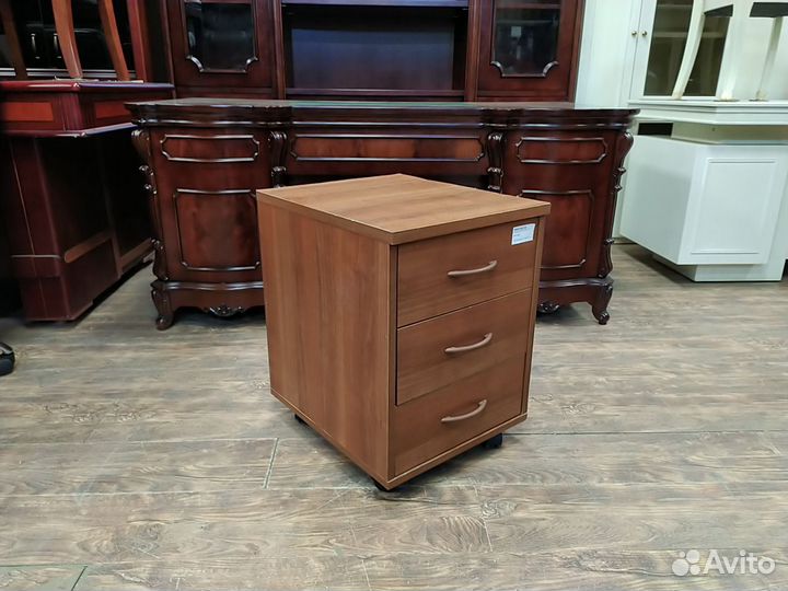 Тумба подкатная 3 ящ. б/у 43х51х60 09344-грд