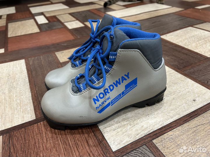 Лыжные ботинки