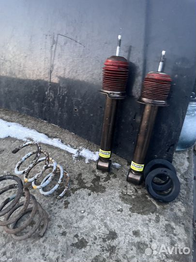 Стойка для авто