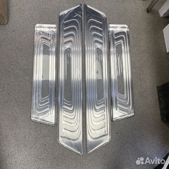 Накладки на пороги Mercedes V Class