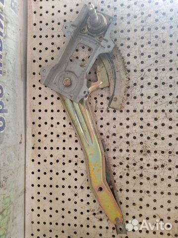 Стеклоподъемник задний левый Nissan Almera Classic