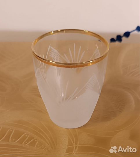 Набор бокалов и рюмок