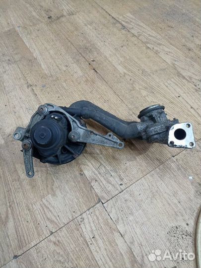 Насос продувки катализатора Mercedes-Benz E-Class